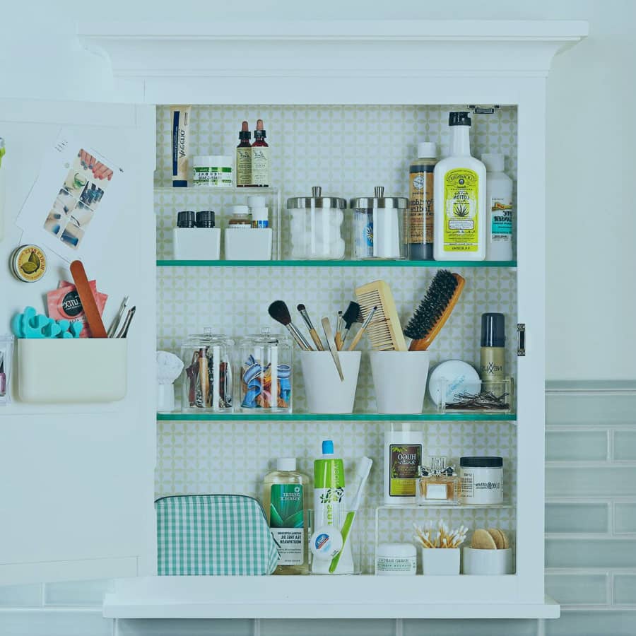 armoire à pharmacie exemple