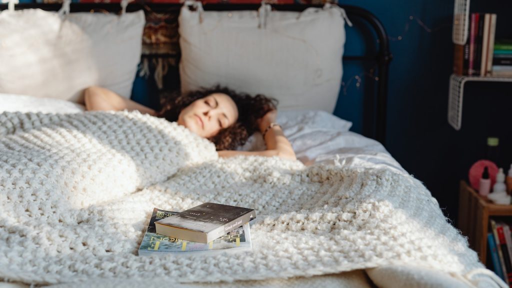 mieux dormir pour réduire le cortisol